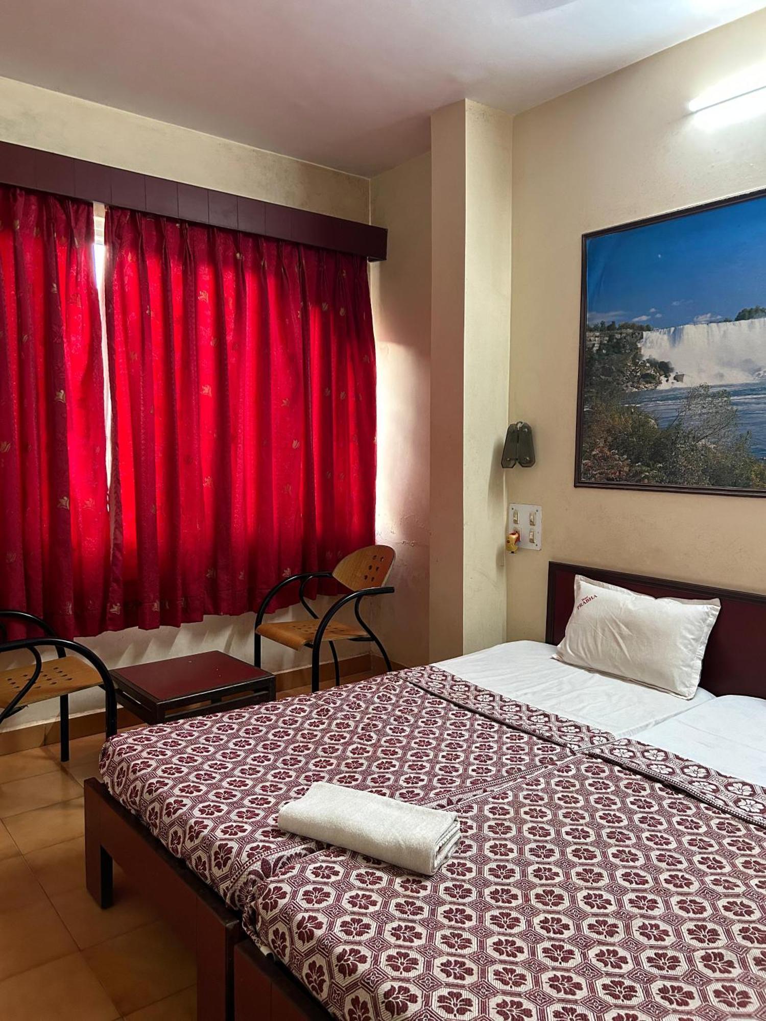 Hotel Prabha Ратнаґірі Екстер'єр фото